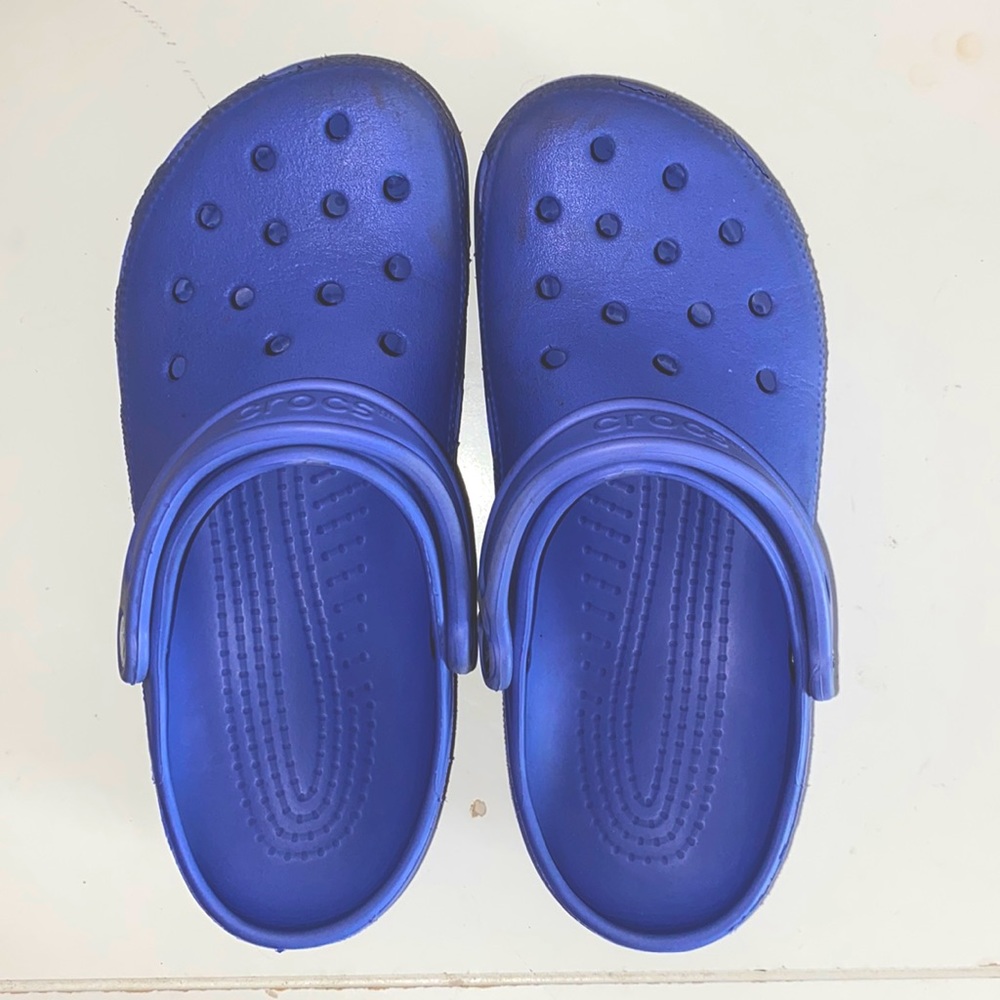 Blue croc sandals size 9W / 7M